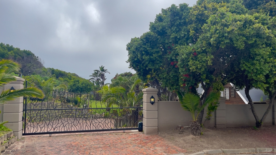 To Let 5 Bedroom Property for Rent in Southern Cross Western Cape